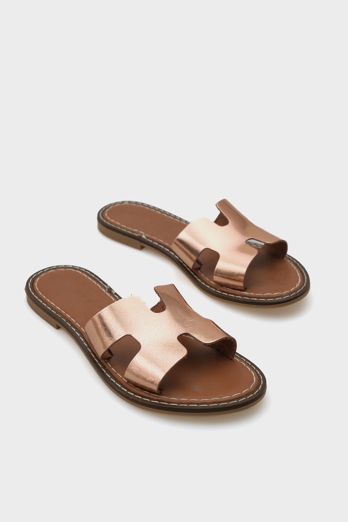 دمپایی چرمی زنانه بنددار H Capone Outfitters