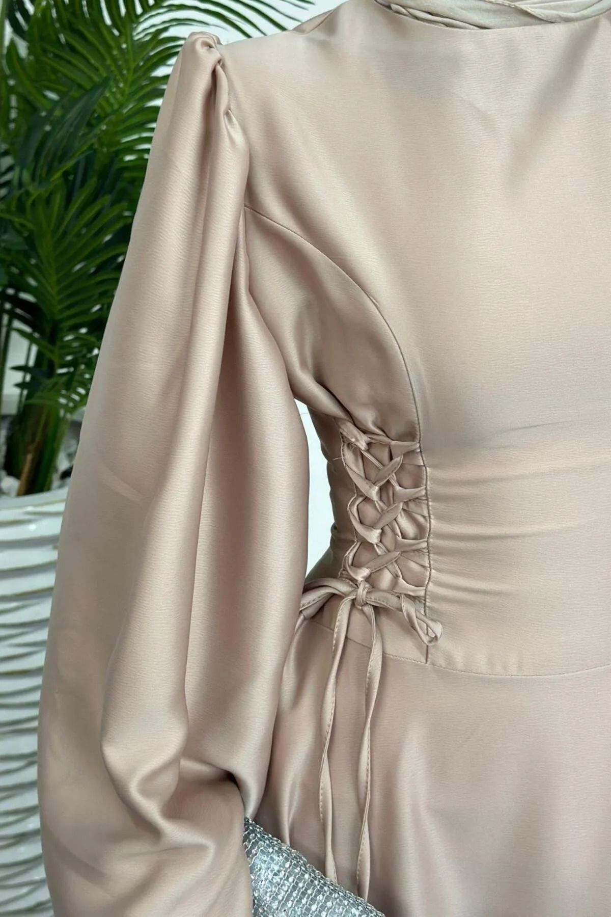Robyan-Women's Nisa Satin Evening Dress with Sides Crimp Cream 3