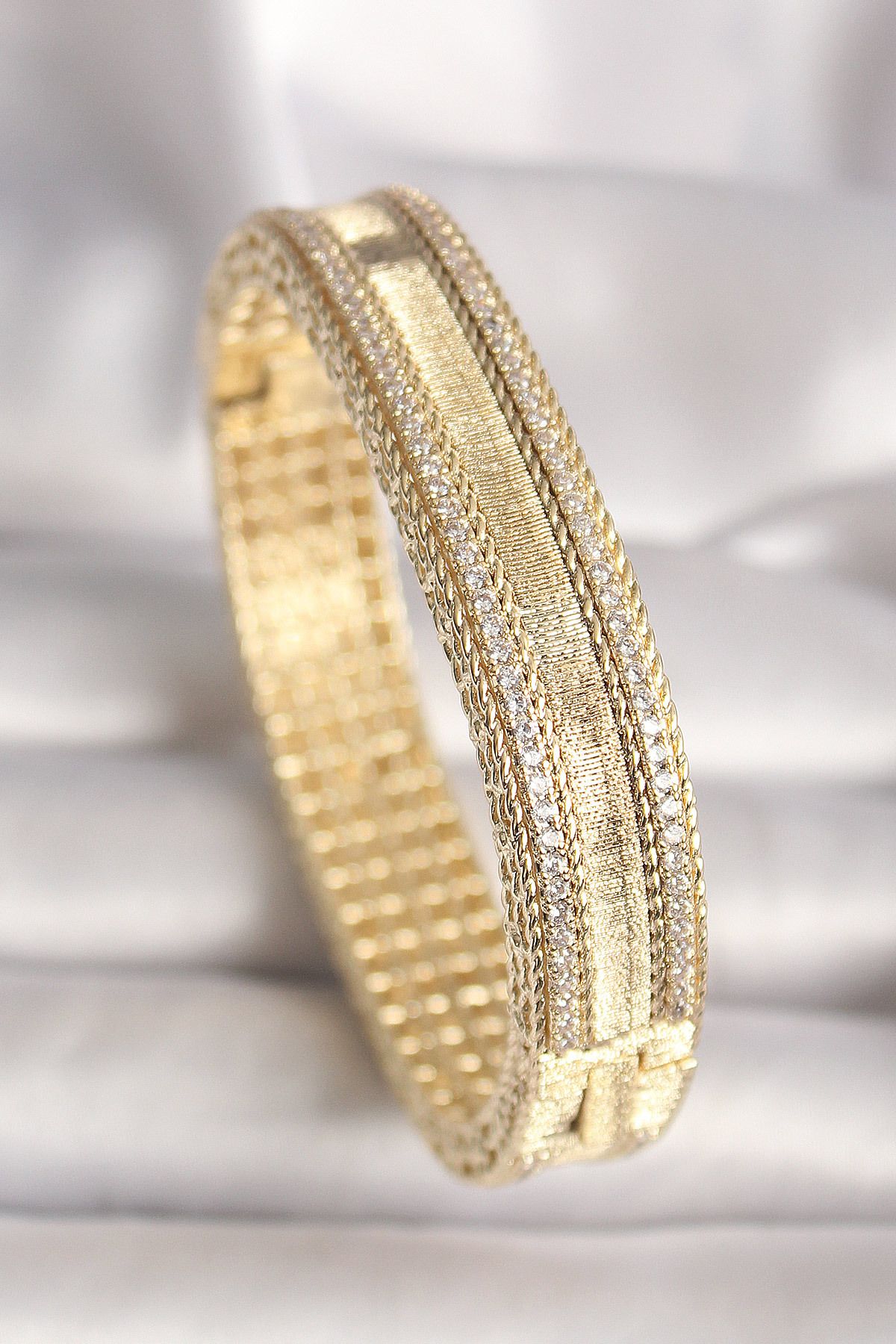 MMB Boutique Pirinç Gold Renk Zirkon Taşlı Bileklik