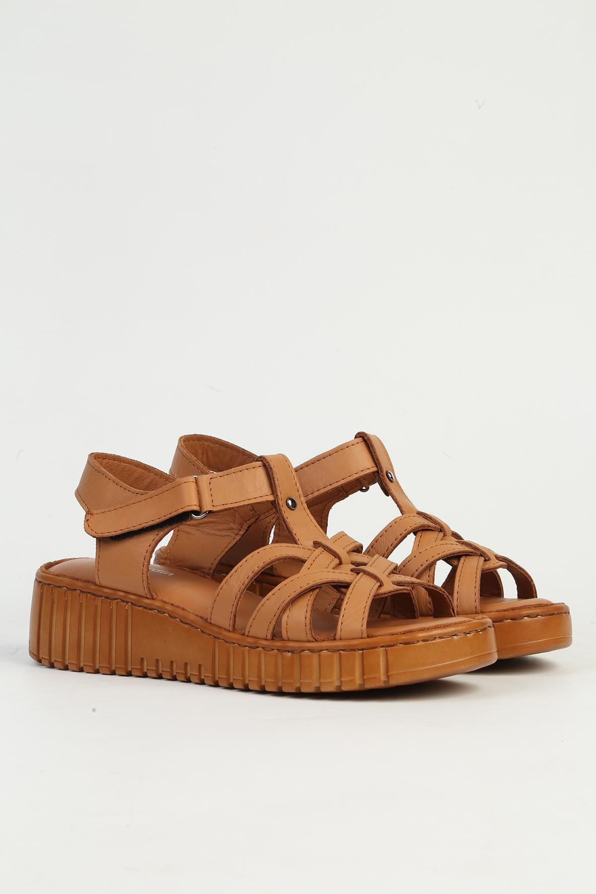 کفش پاشنه دار چرم برنزه زنانه PC-54787 Pierre Cardin