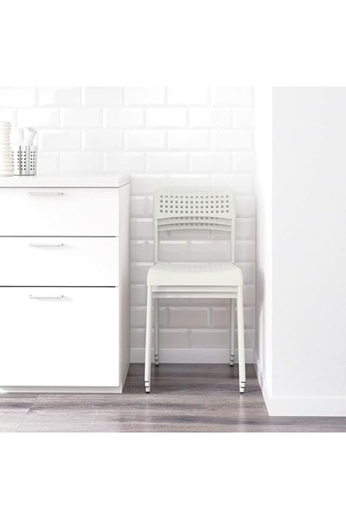 MAAS-Versatile modern dining chair with simple and unique design, perfect for all types of home decor. 3