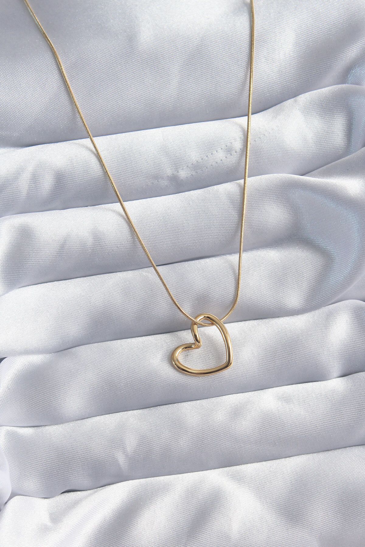 MMB Boutique 316L Çelik Zincir Gold Renk Kalp Model Kadın Kolye