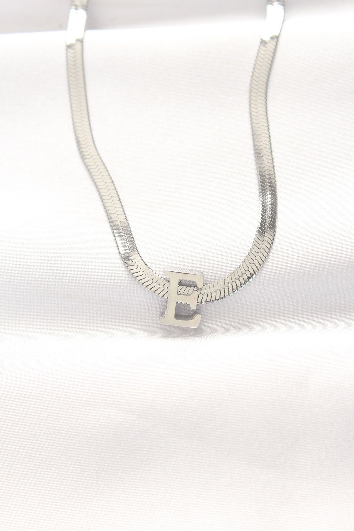 BZK ACCESSORİES 316L Çelik E Harfli Silver Renk İtalyan Zincirli Kolye