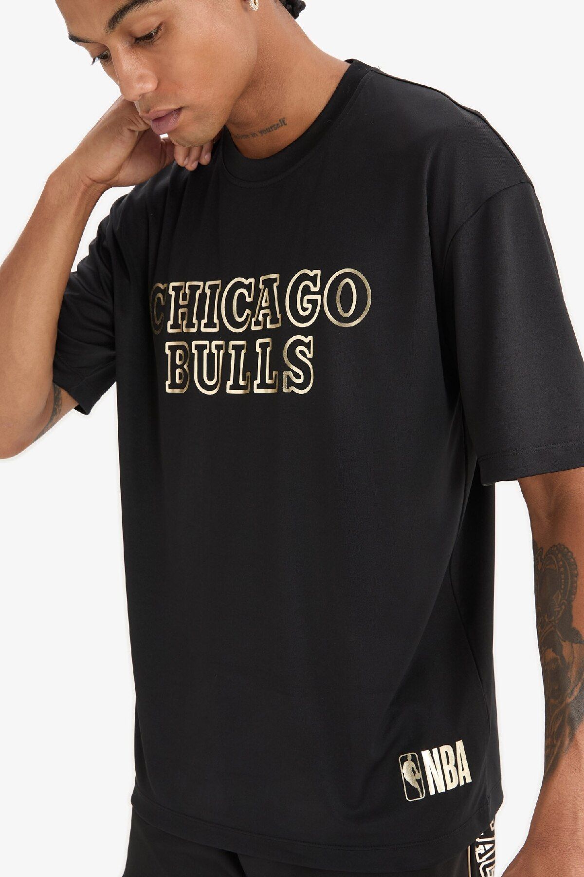 DeFacto-Oversize tričko NBA Chicago Bulls DeFactoFit – Crew Neck, krátký rukáv, široký střih E0361AX25SP 6