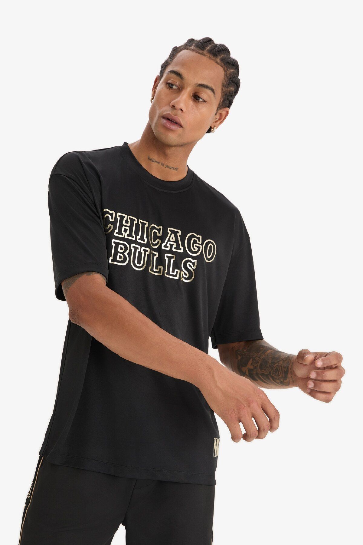 DeFacto-Oversize tričko NBA Chicago Bulls DeFactoFit – Crew Neck, krátký rukáv, široký střih E0361AX25SP 4