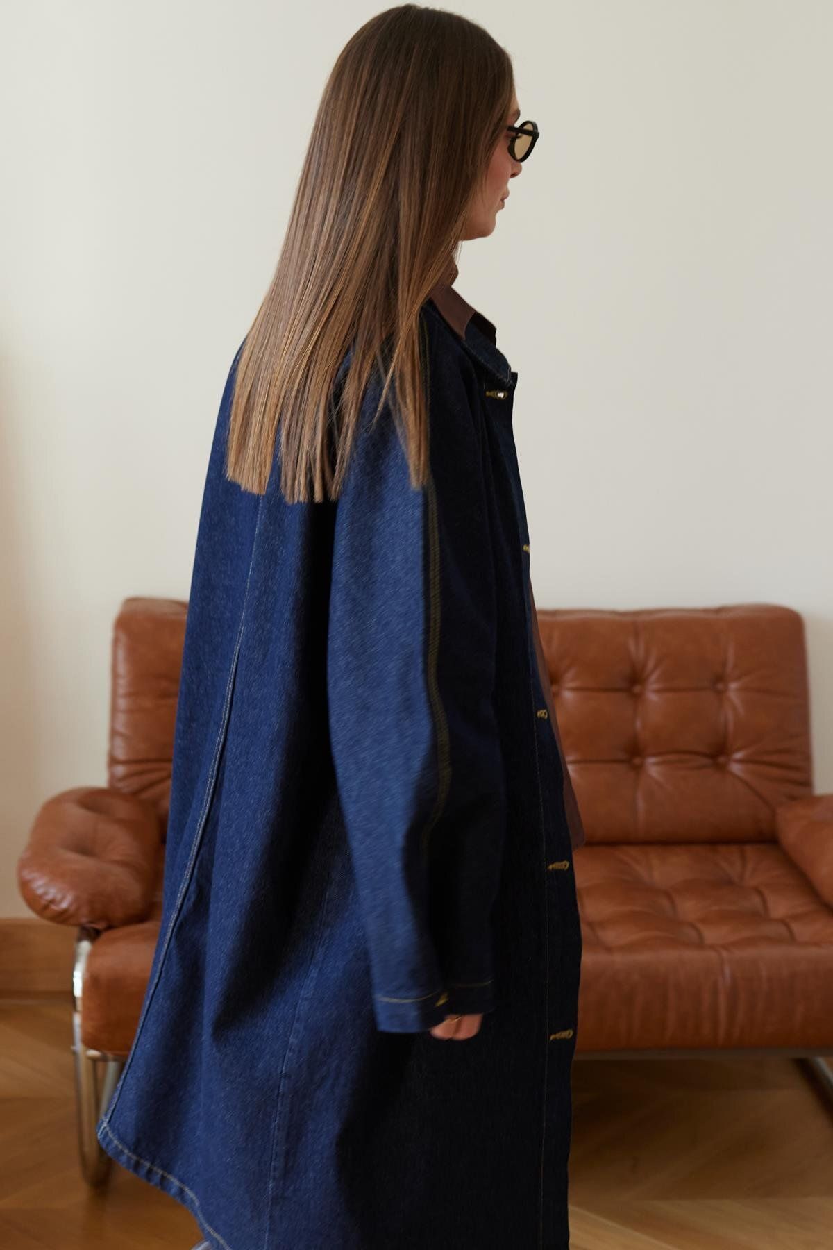 Askı Nişantaşı-Oversize Denim Trench Coat with Dark Blue Gold Stitching Detail 4