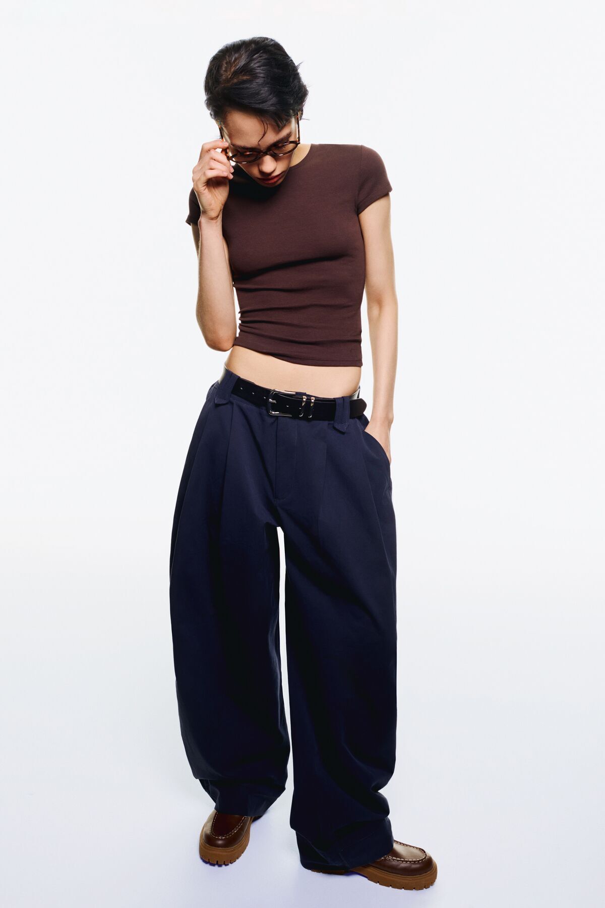 Bershka-Balloon fit trousers with darts 2