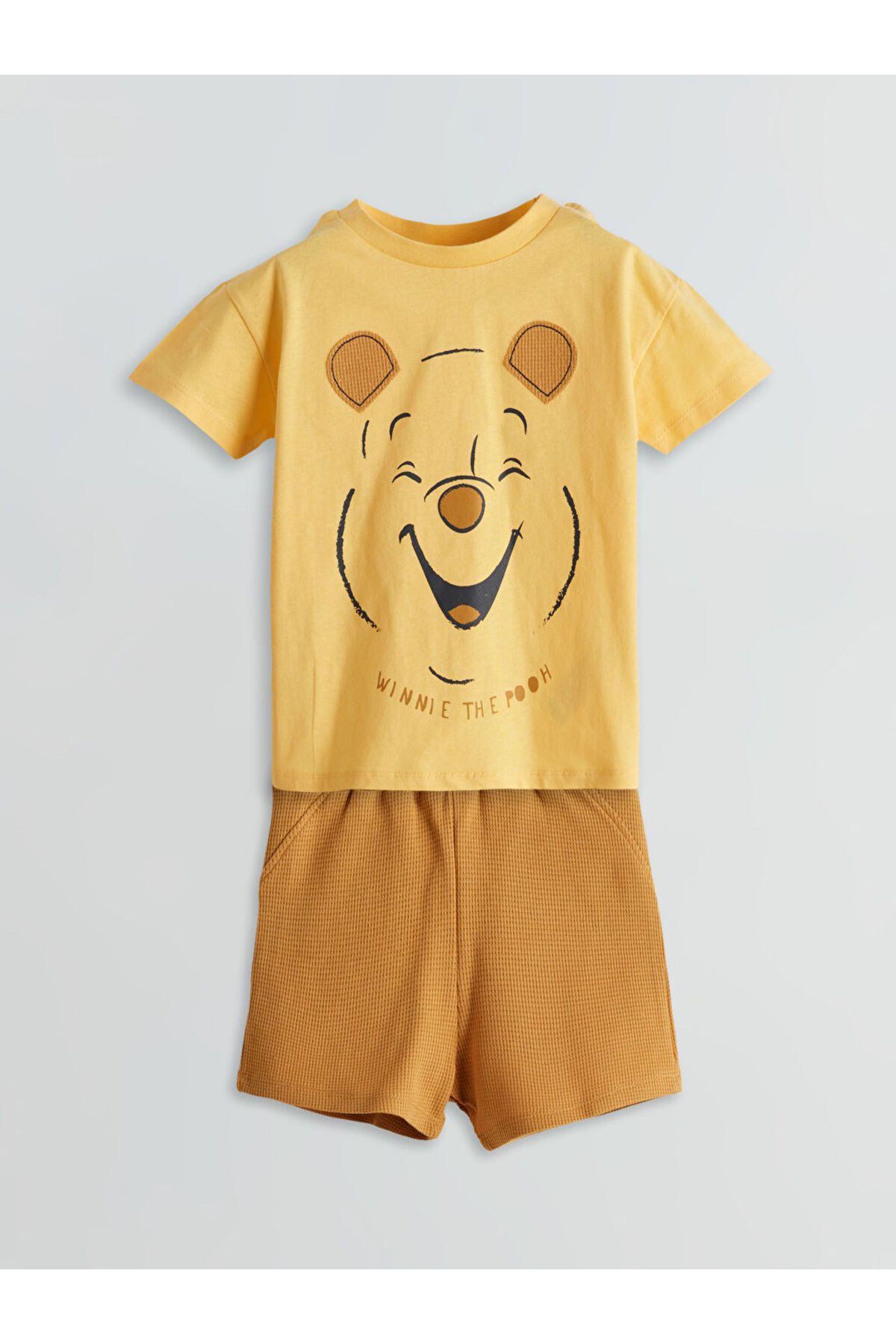 LC Waikiki Yeni Sezon Winnie The Pooh Baskili Erkek Bebek Tisort ve Sort 2'li - S5EU24Z1