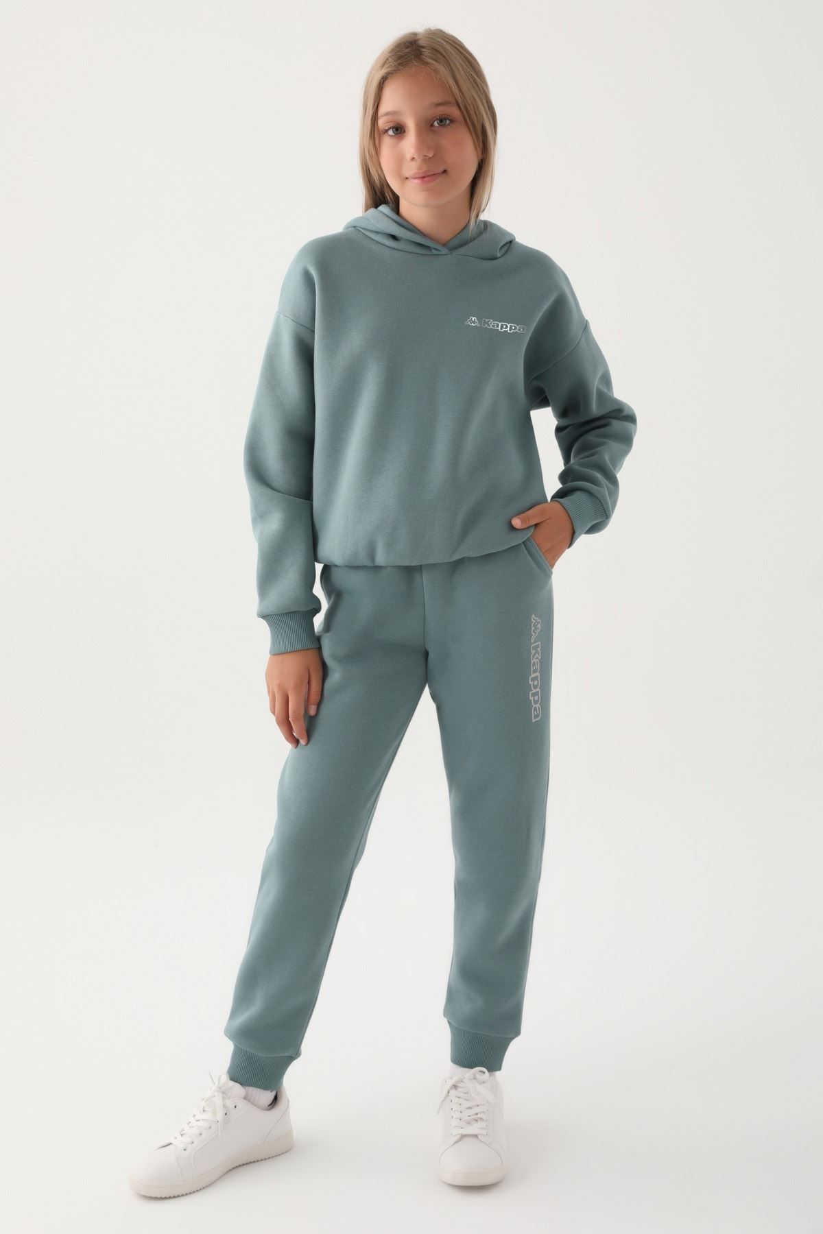 complete the look image