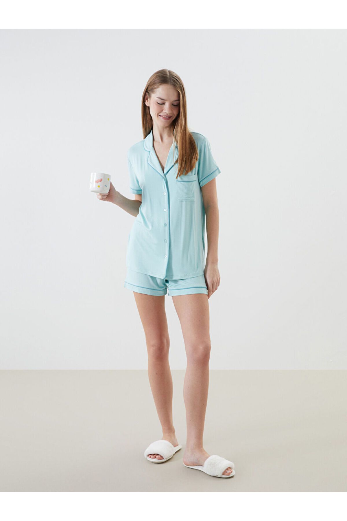 LC Waikiki Yeni Sezon Gomlek Yaka Kadin Sortlu Pijama Takimi - S58631Z8