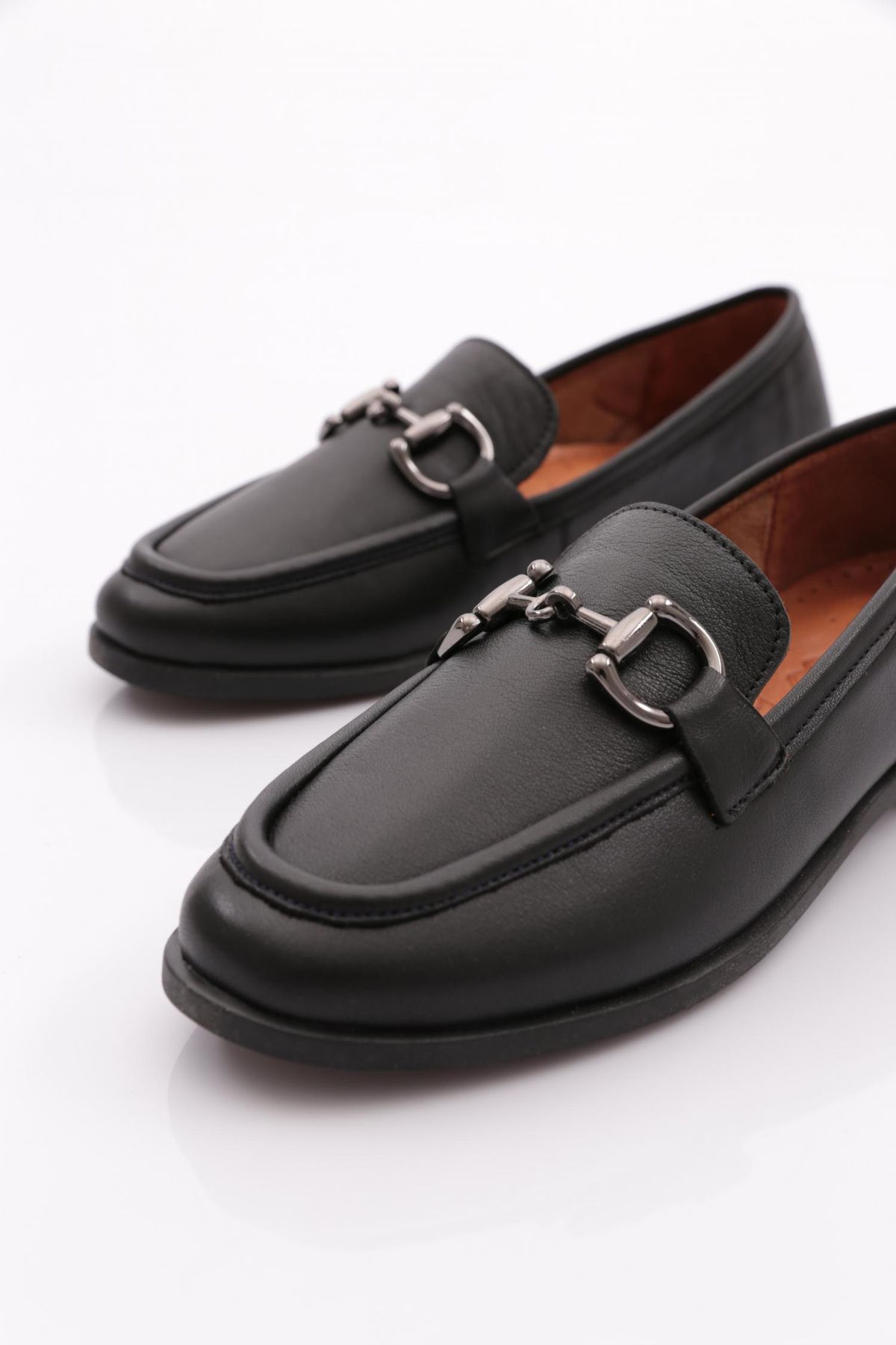 DGN-Women's Metal Accessory Loafer Shoes Black 296332110 4