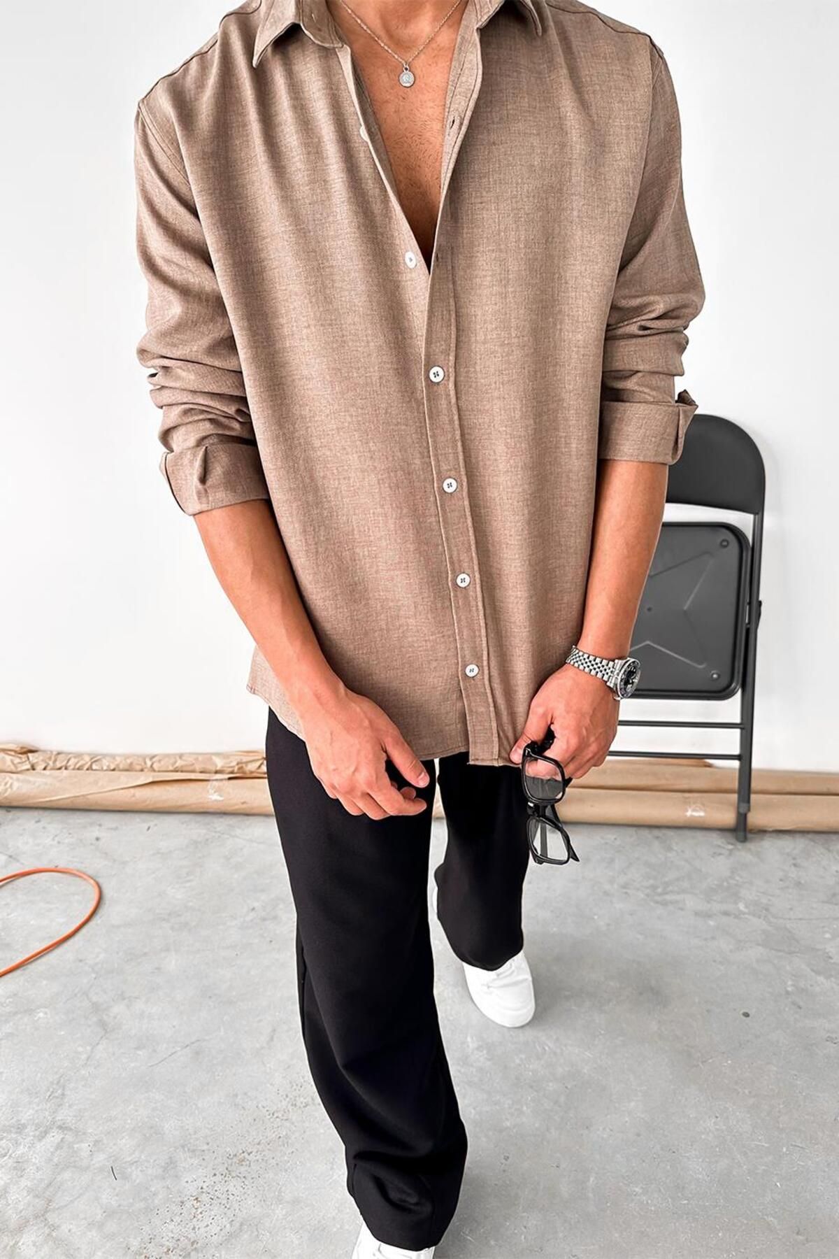 complete the look image