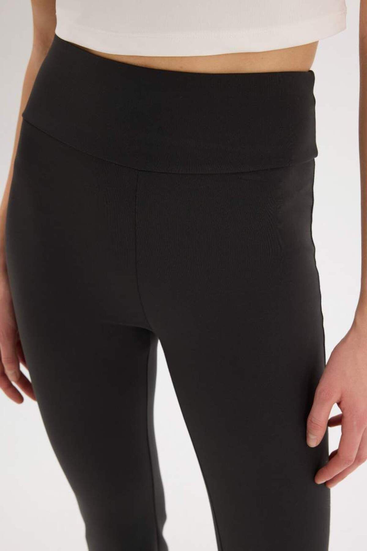 DeFacto-Νέα σεζόν DeFactoFit Flare Fit Αθλητικό Φούτερ Ισπανικό Πόδι Standard Μήκος Basic Απλό 5