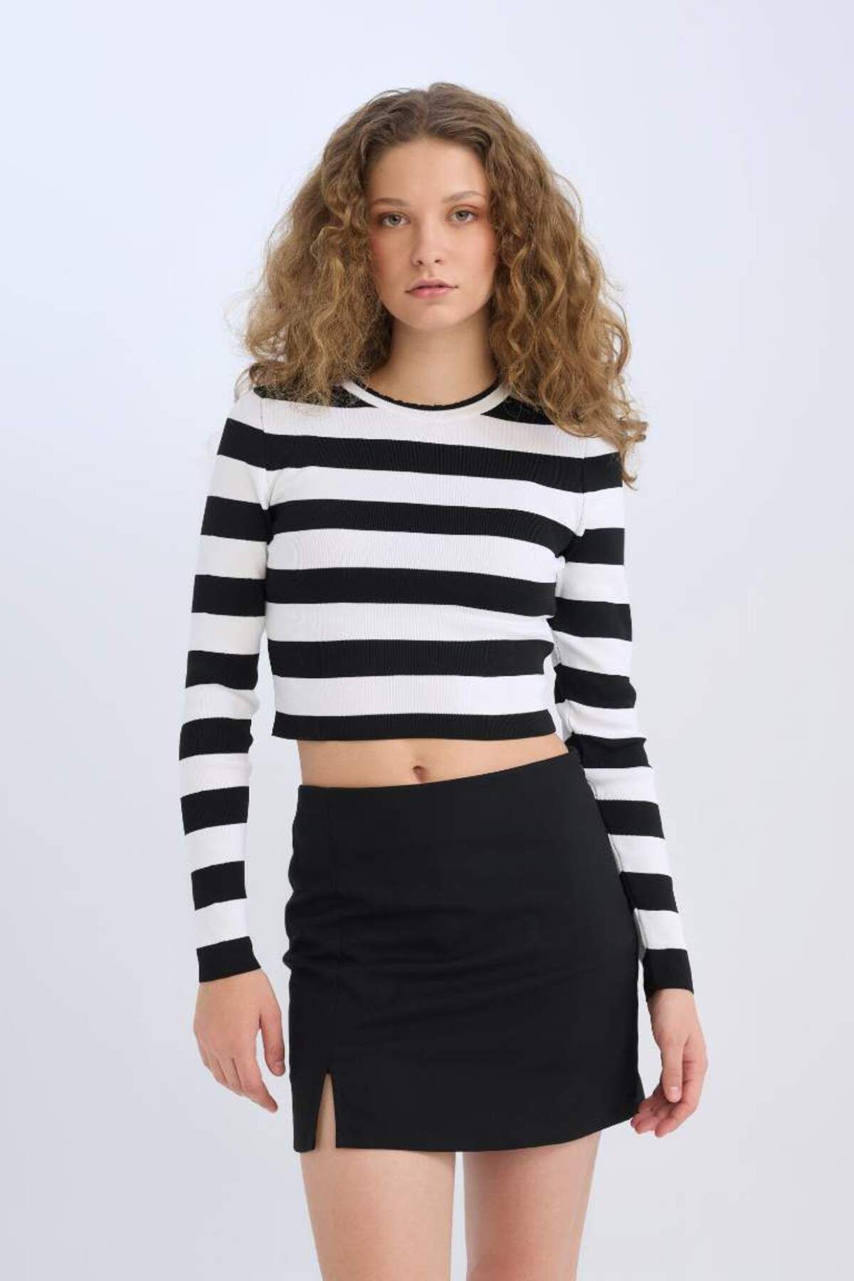 DeFacto-New Season High Waist Basic Plain Cotton Slit Lined Mini Skirt 4
