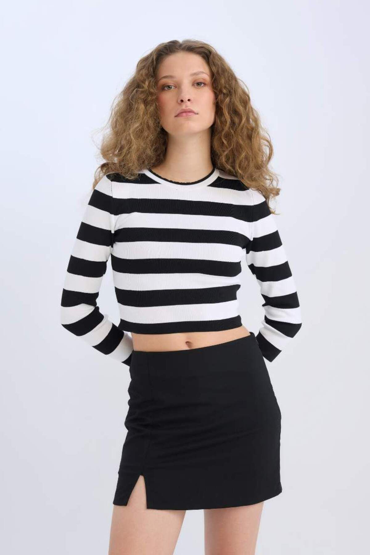 DeFacto-New Season High Waist Basic Plain Cotton Slit Lined Mini Skirt 3