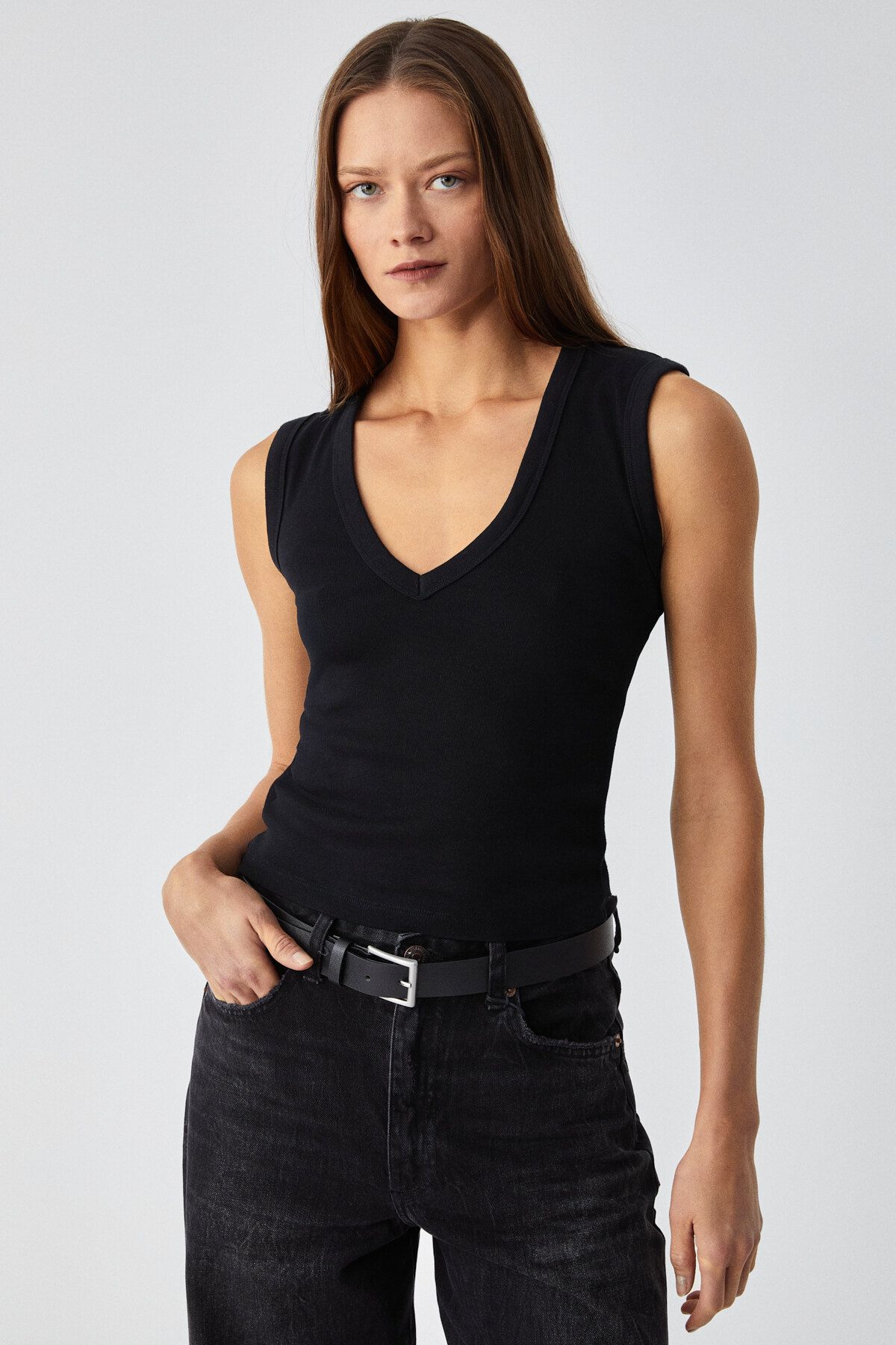 GRIMELANGE-Lescosa Women Slim V-Neck Sleeveless Black T-Shirt 3