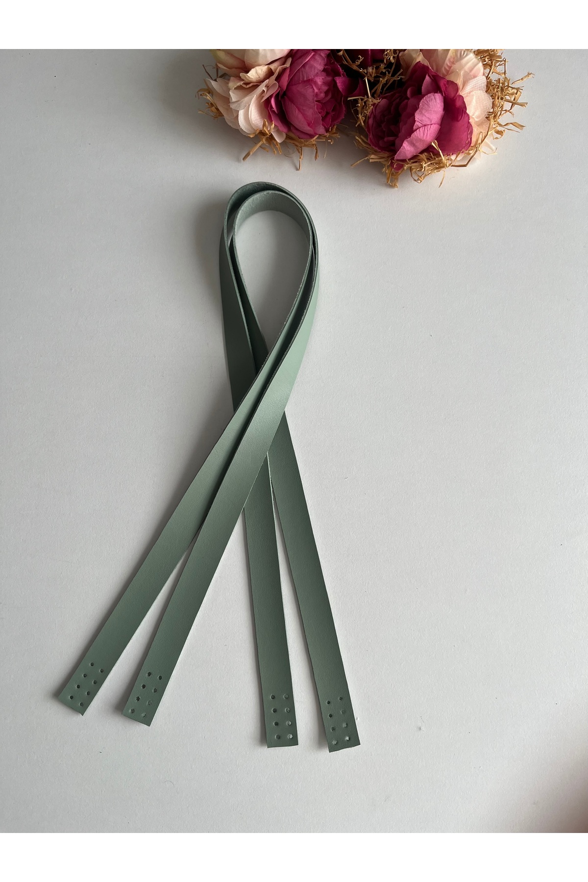 Sewable handle for knit bags