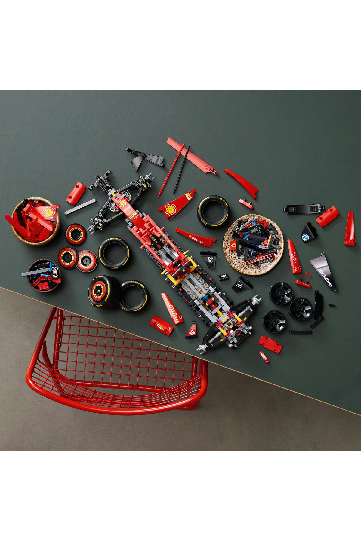 LEGO-®   سيارة تكنيك فيراري SF-24 F1 42207 - مجموعة بناء نموذج لعبة 18+ (1361 قطعة) 6