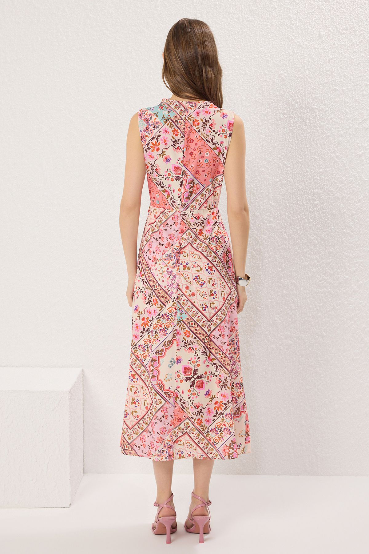 Trendyol Collection-Pudrové midi tkané šaty s etnickým vzorem TWOSS24EL00390 4