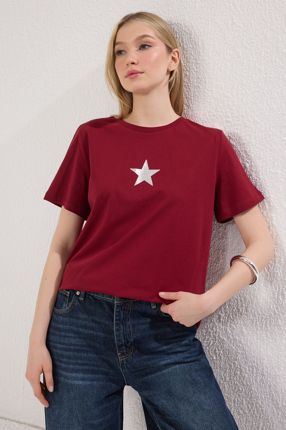 Trendyol Collection-Star Print Burgundy Knitted T-Shirt - 100% Cotton, Crew Neck, Regular Fit Twoss24Ts00095 1