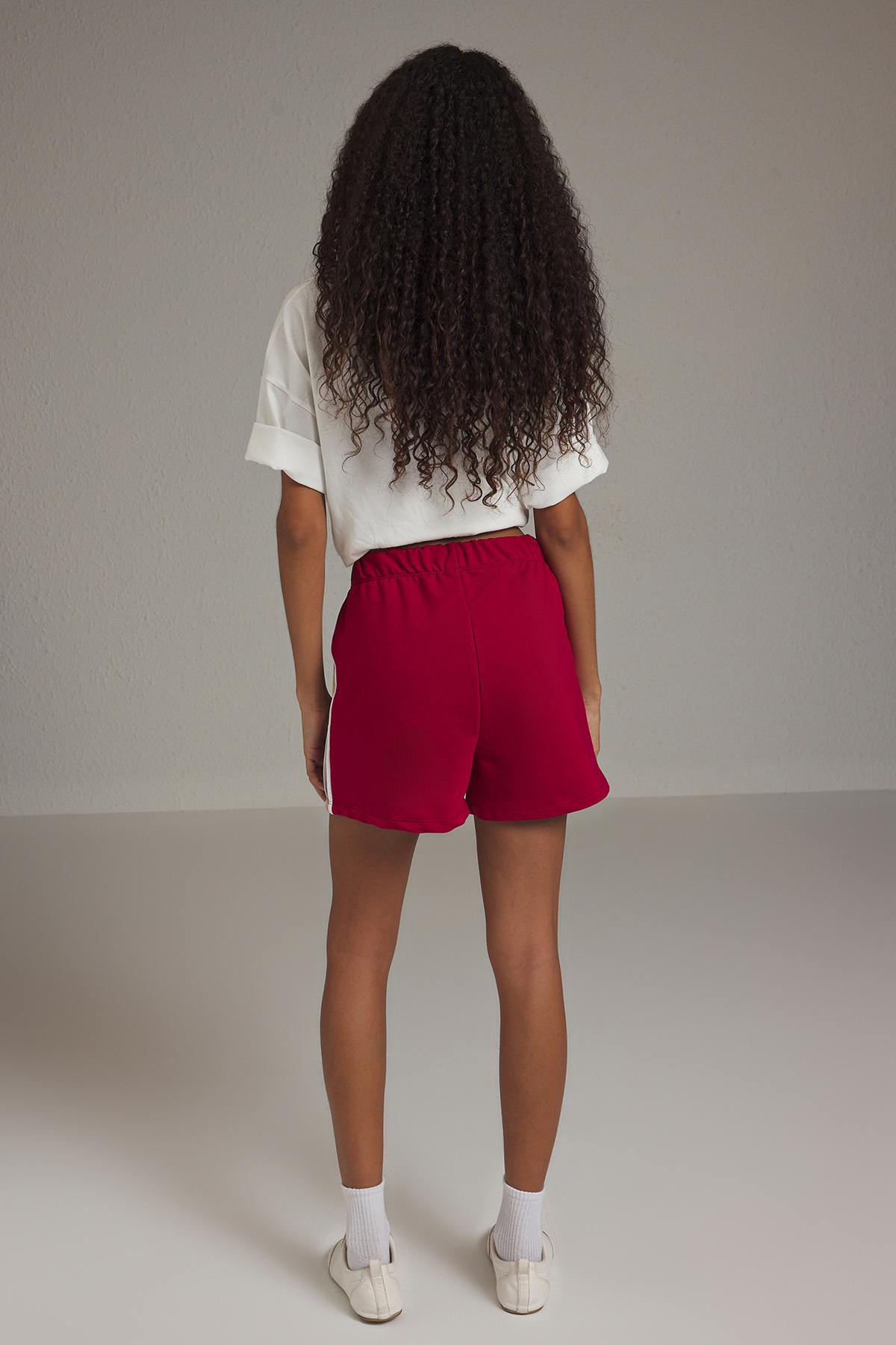 Trendyolmilla  Bordo Renk Bloklu Mini Esnek Örme Şort & Bermuda TWOSS25SR00063 - Görsel 4