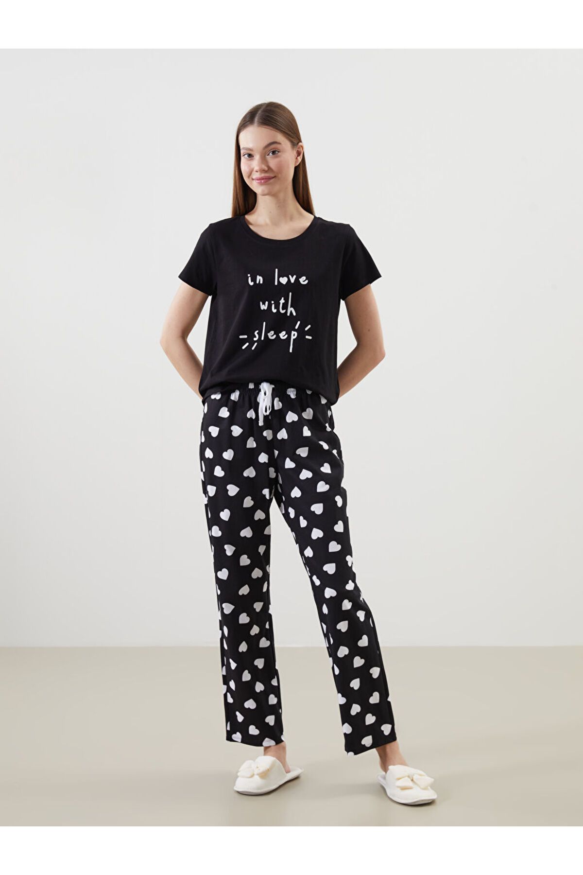 LC Waikiki Yeni Sezon Bisiklet Yaka Baskili Kadin Pijama Takimi - S5DR46Z8