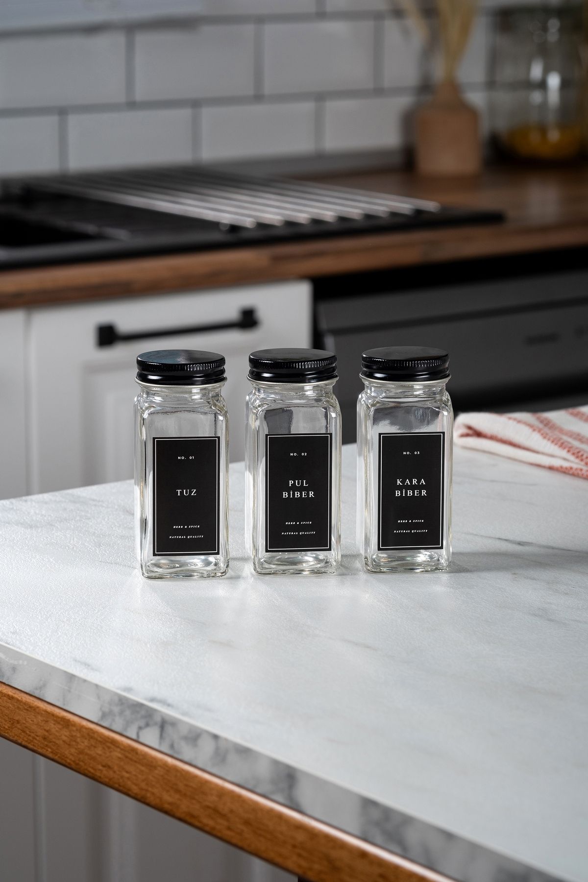 EVLE-Set of 3 Glass Spice Jars with Black Lid and Label Spice Jars 5