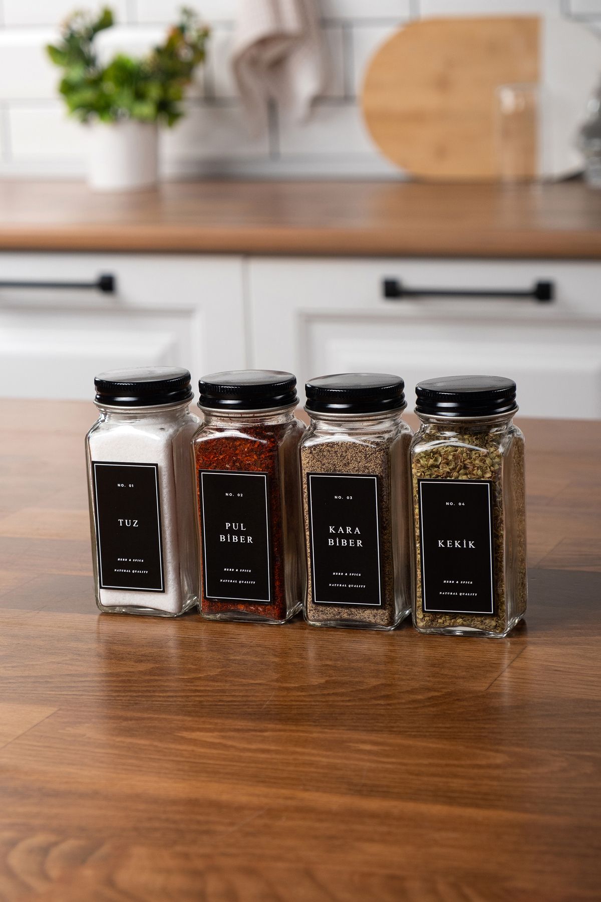 EVLE-Set of 4 Glass Spice Jars with Black Lids and Labels 2