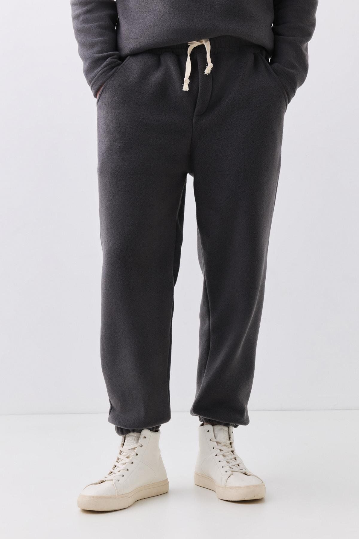 complete the look image