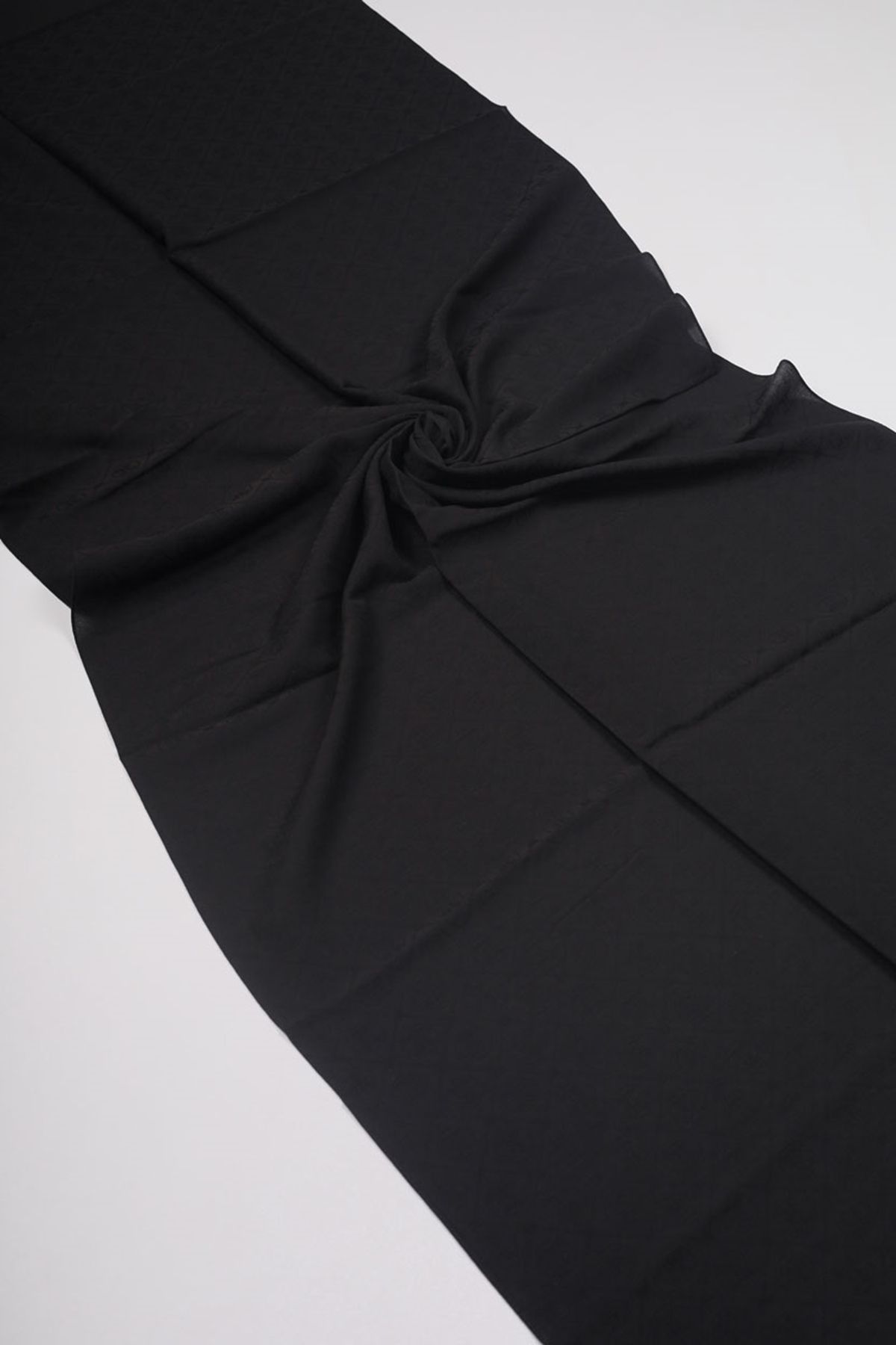 Pierre Cardin-Shawl - Pattern-01 - Color-01 1