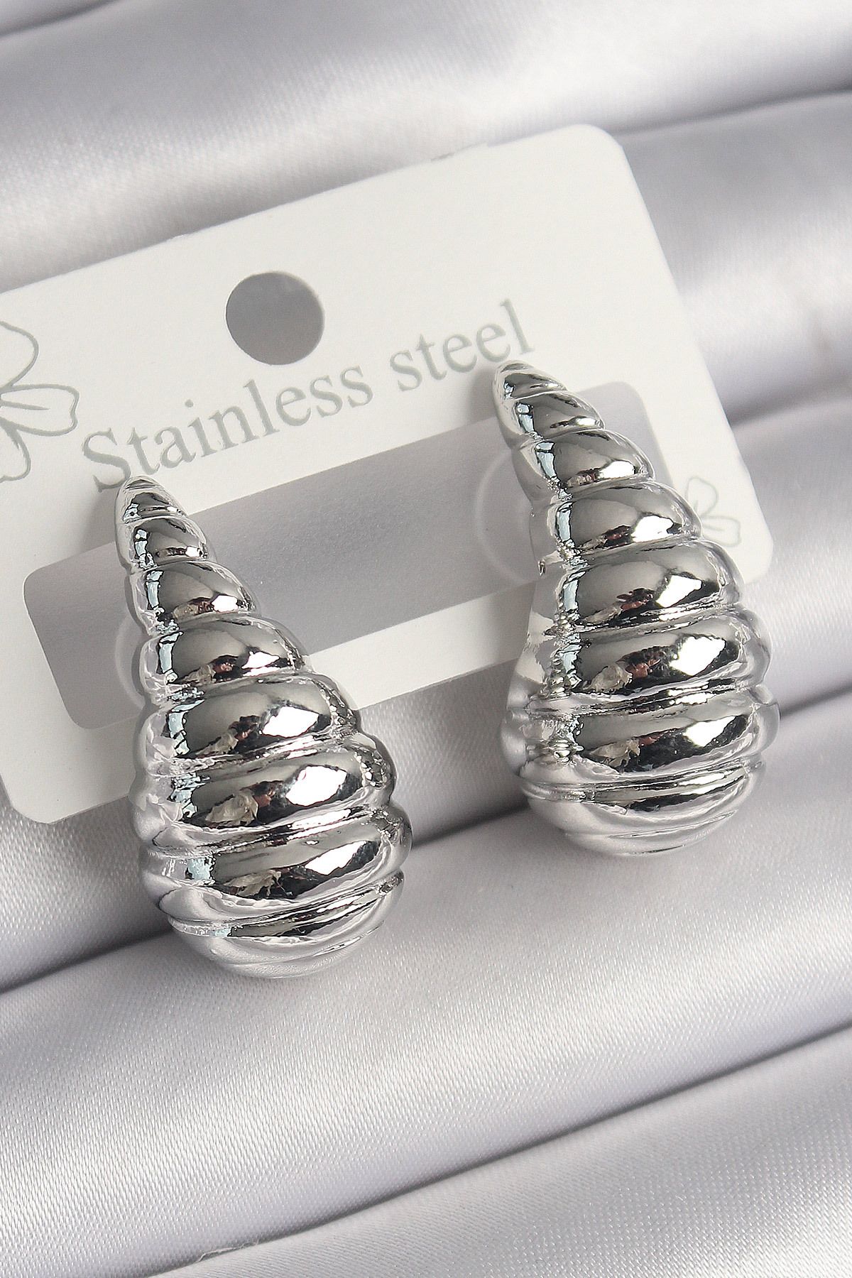BZK ACCESSORİES Pirinç Gümüş Renk İşlemeli Damla Model Kadın Küpe