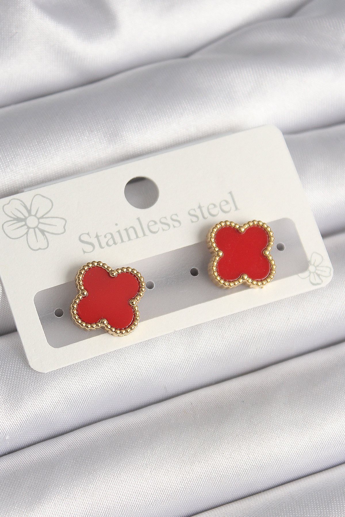 BZK ACCESSORİES 316L Çelik Gold Renk Kırmızı Yonca Model Kadın Küpe