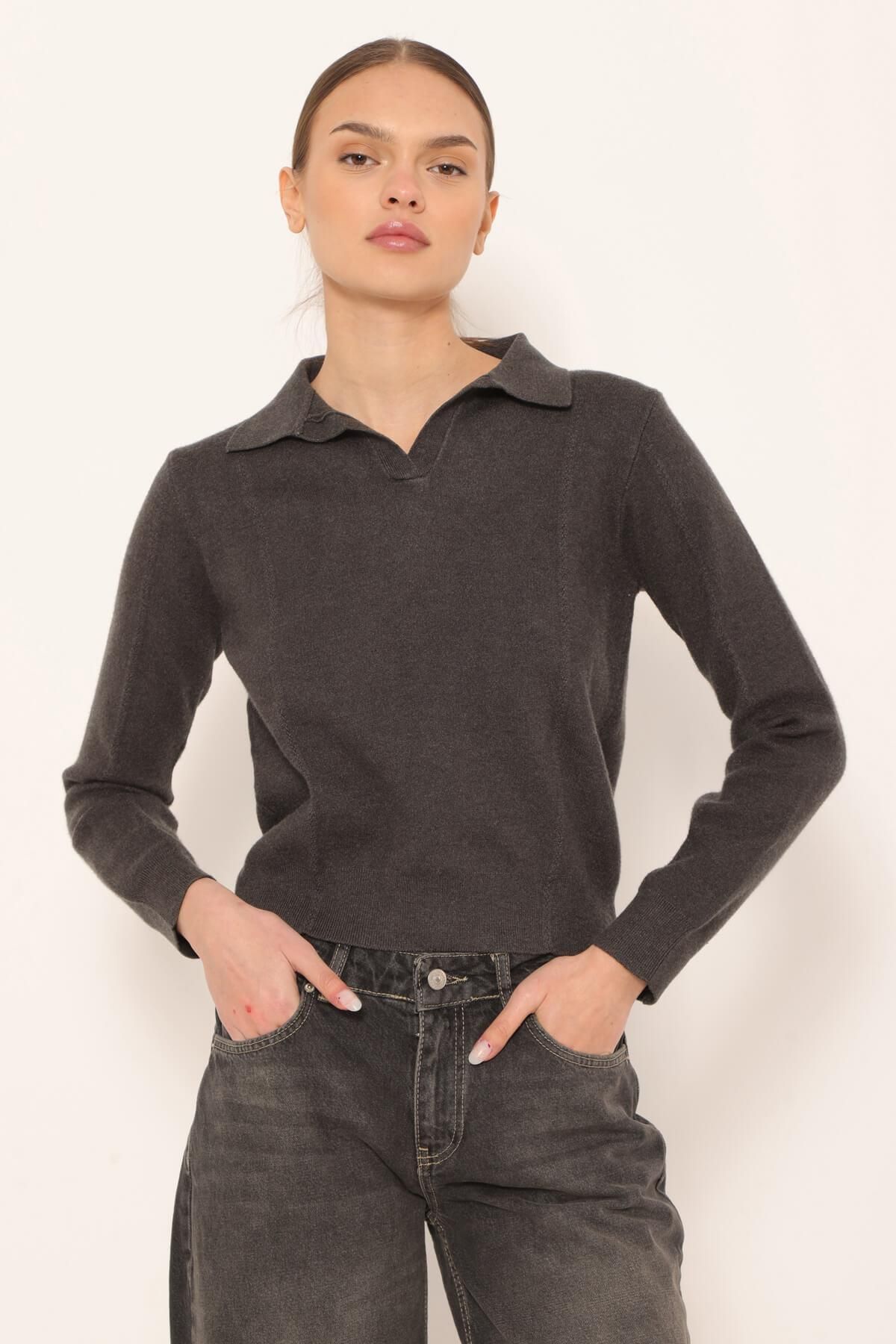 Coral-Gray Polo Collar Sweater 3