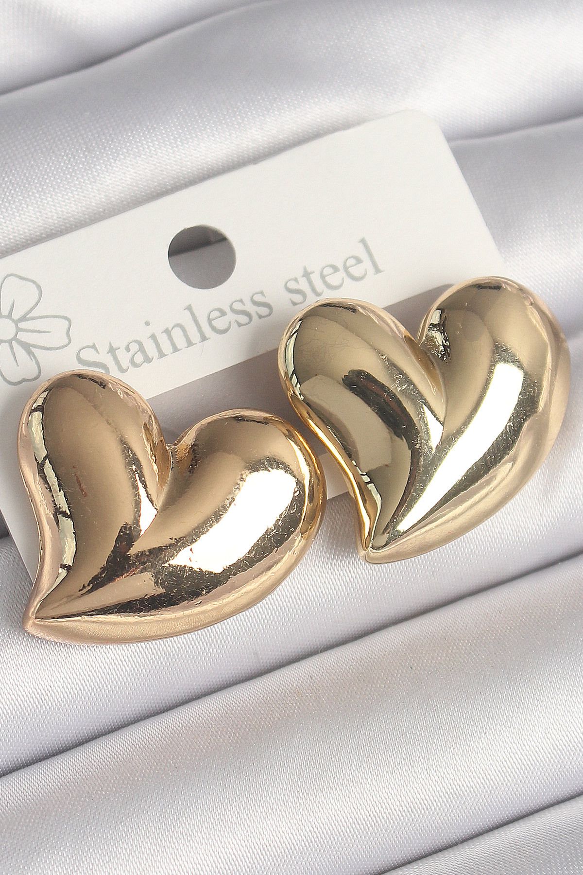 New Things Pirinç Gold Renk Bomba Kalp Model Kadın Küpe
