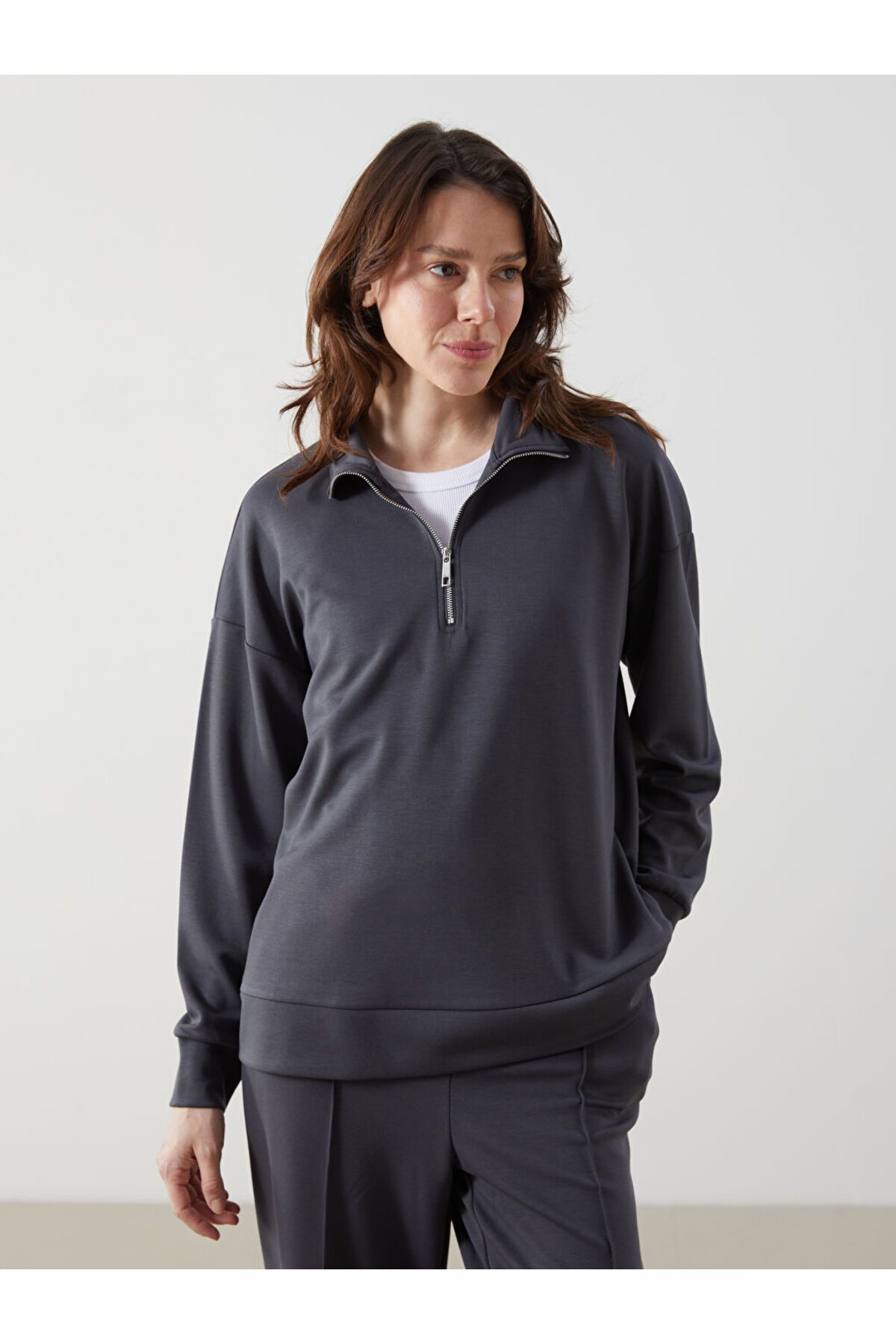 LC Waikiki LCW Comfort Antrasit Dik Yaka Kadın Sweatshirt