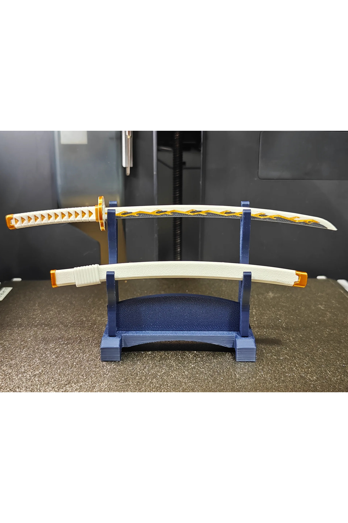MONACONCEPT Demon Slayer Zenitsu Mini Katana Ve Stand Seti