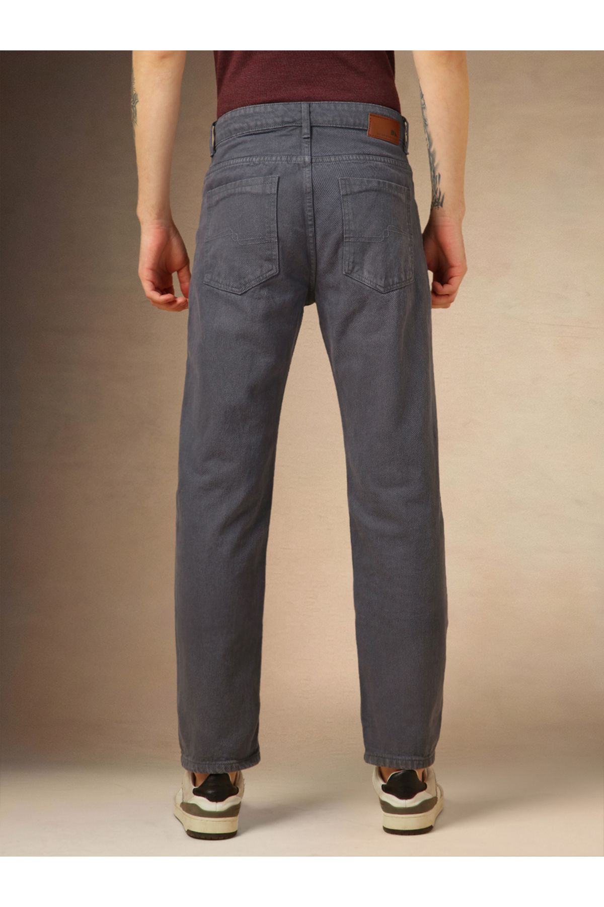 Dennis Lingo By Styli-Mid Rise Straight Fit Jeans 3