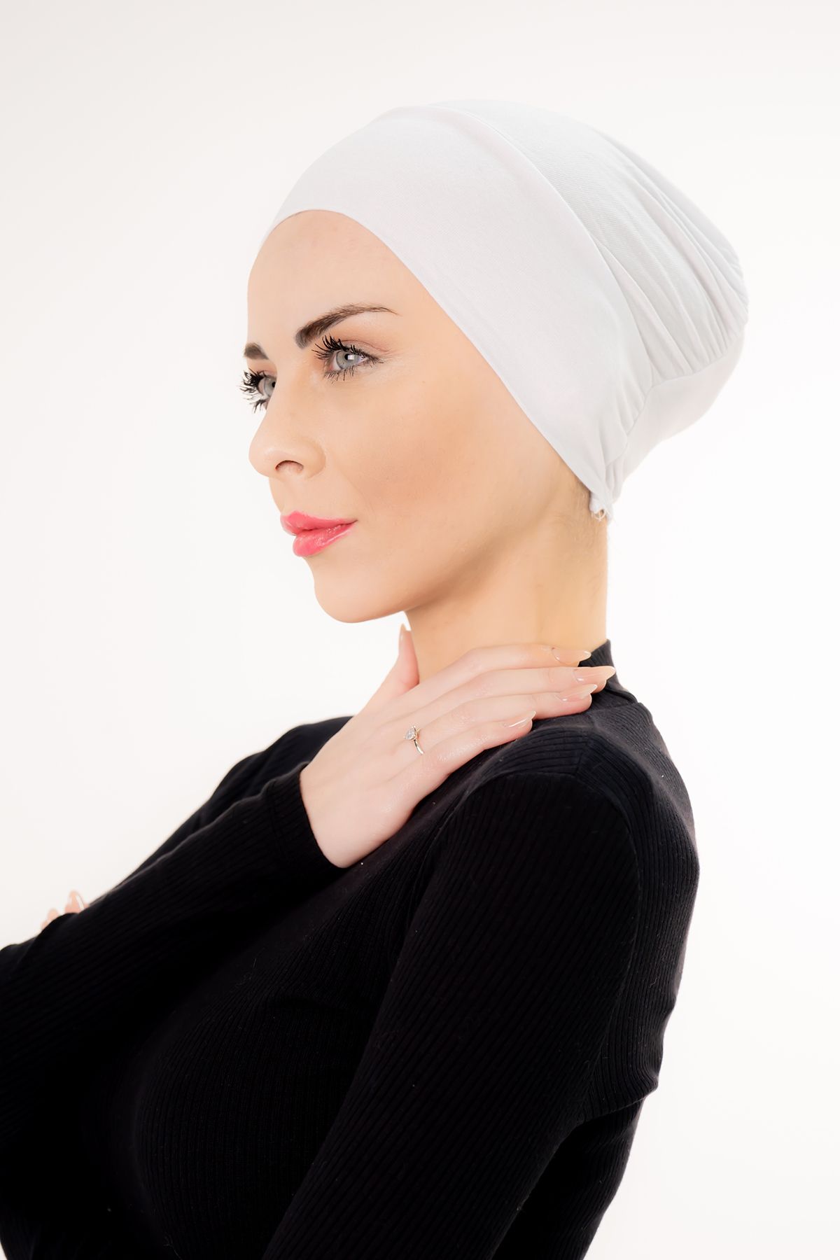 Şalcenneti.com-Practical White Bonnet with Snap-On Front Seamless 7