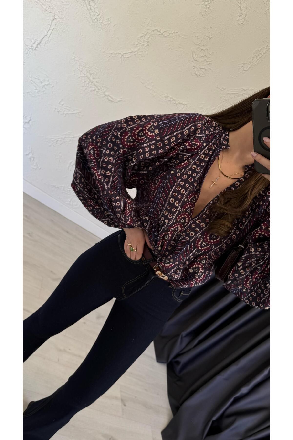 complete the look image