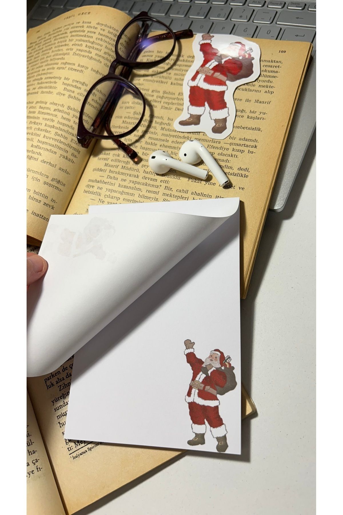 Handeto Kraft-Winter Themed A6 Unlined Notebook, Santa Claus Memo Pad Notepad, Check Pluck with Glue 5