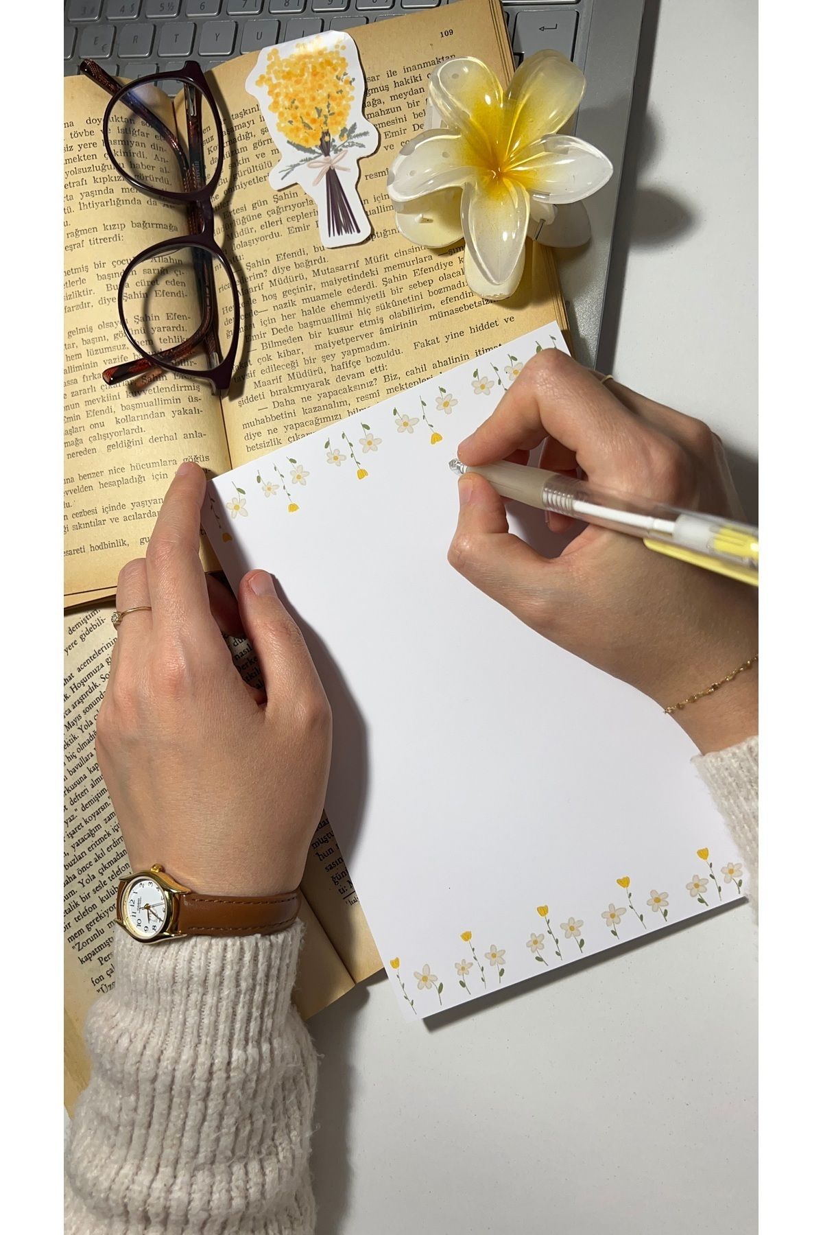 Handeto Kraft-Daisy Themed A5 Notepad - Check Pluck Notebook with Glue Memo Pad and No Line Notebook 2