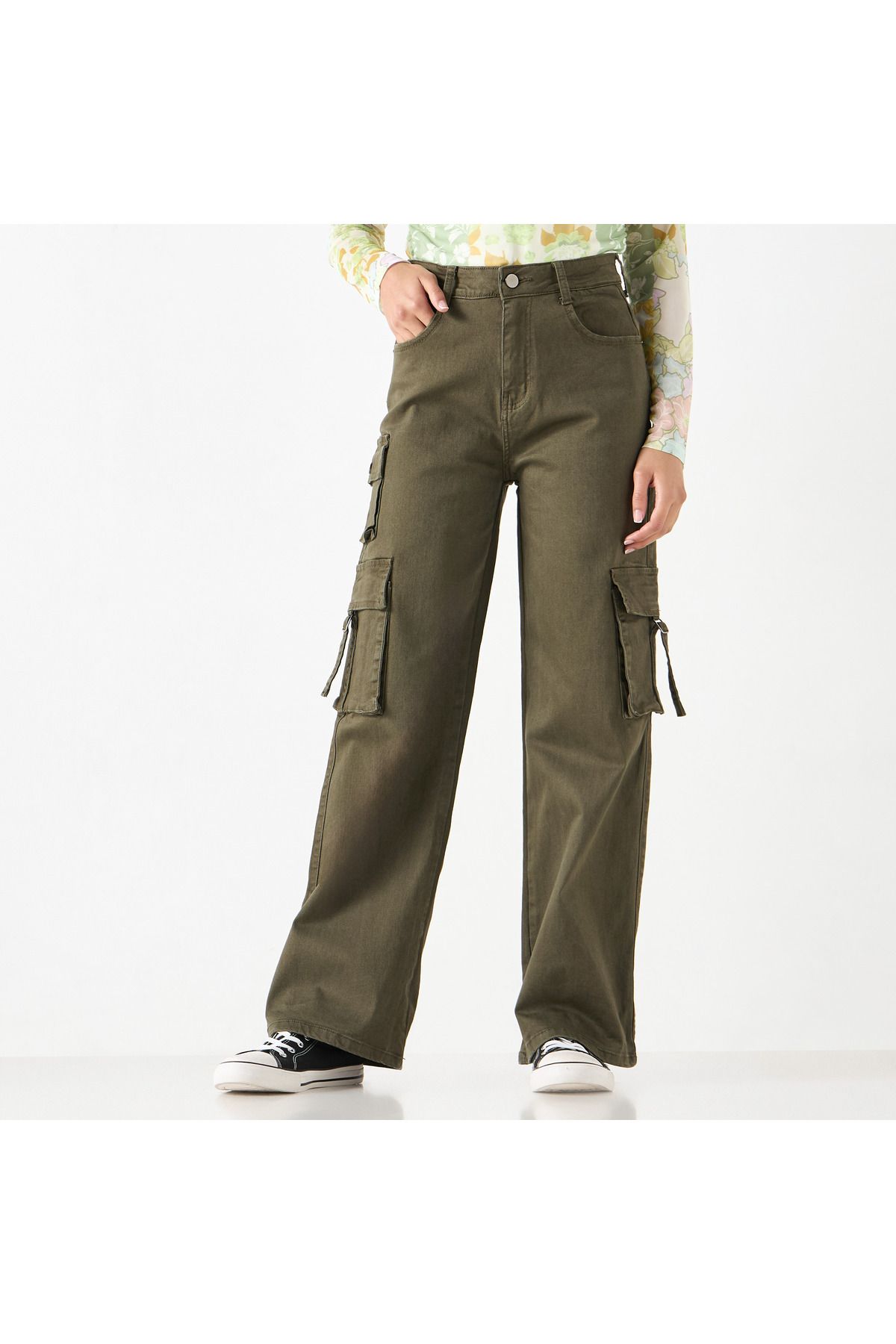 2Xtremz-Wide Leg Cargo Jeans With Pockets 1