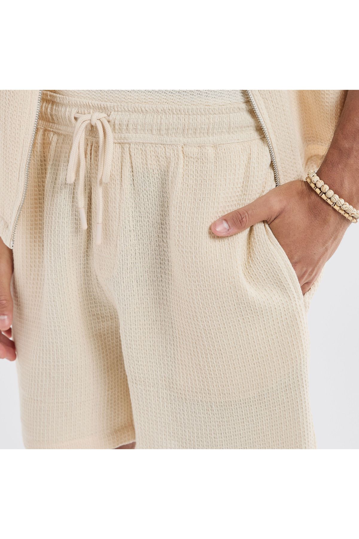 FAV-Textured Shorts With Drawstring Closure And Pockets 4