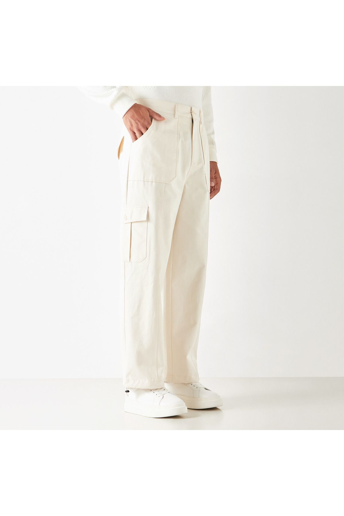 Iconic-Solid Relaxed Fit Pants With Pockets 1