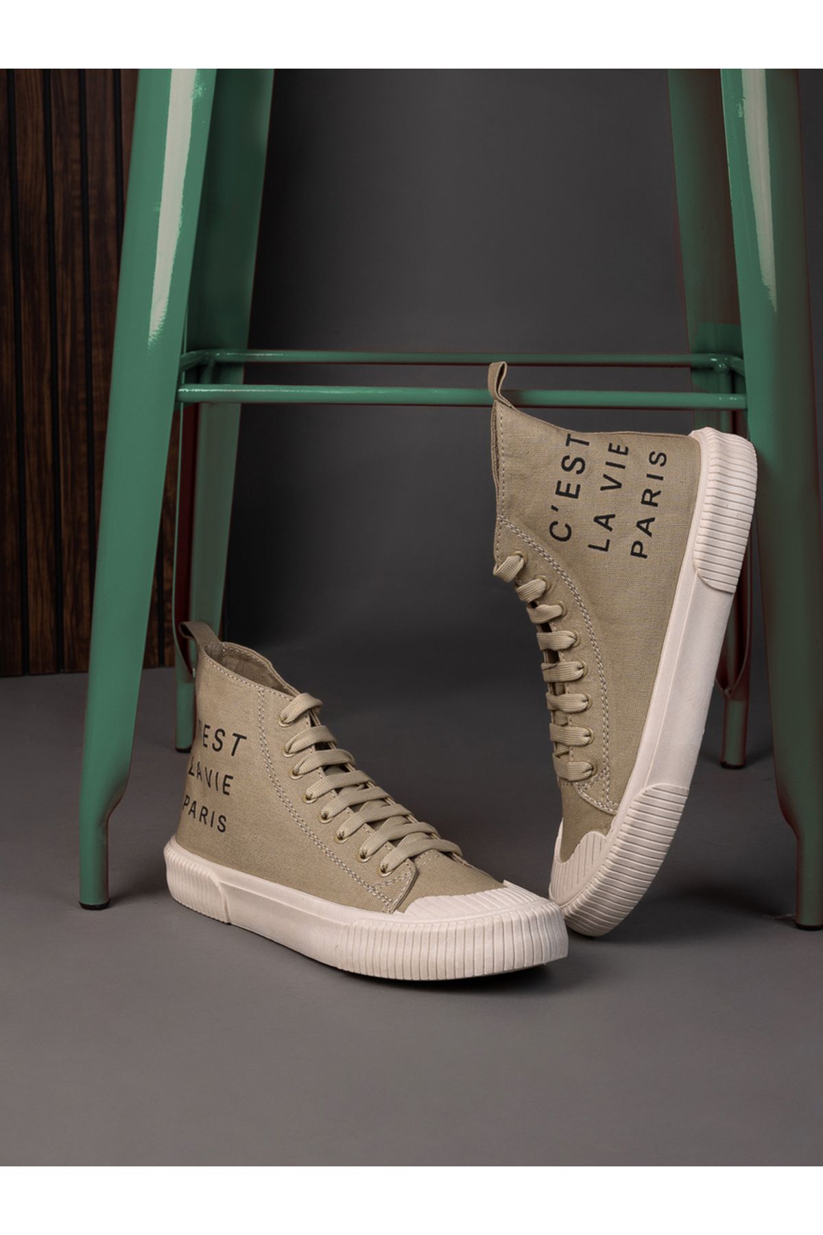 Styli-High Top Slogan Print Casual Canvas Shoes 1