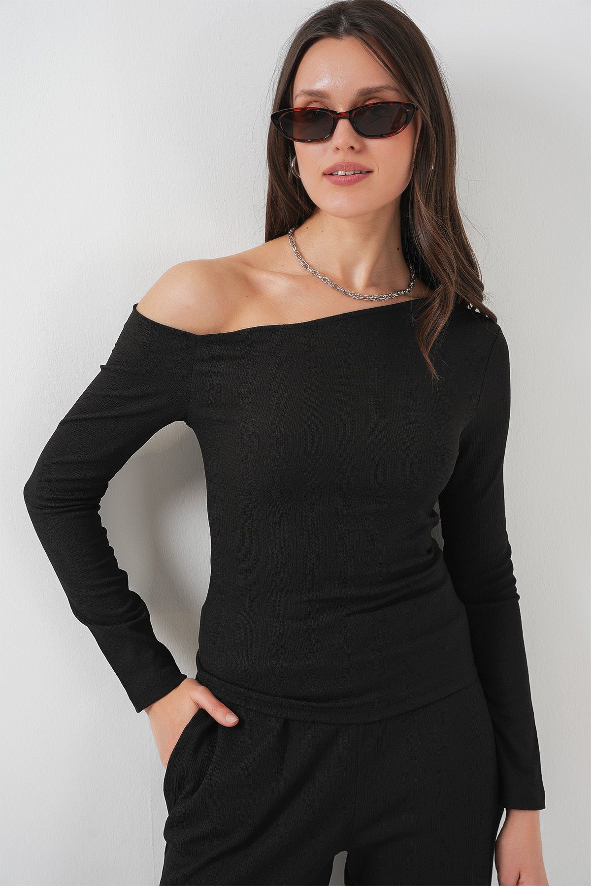 Bigdart-6708 Off Shoulder Bottom Top Set - Black 2