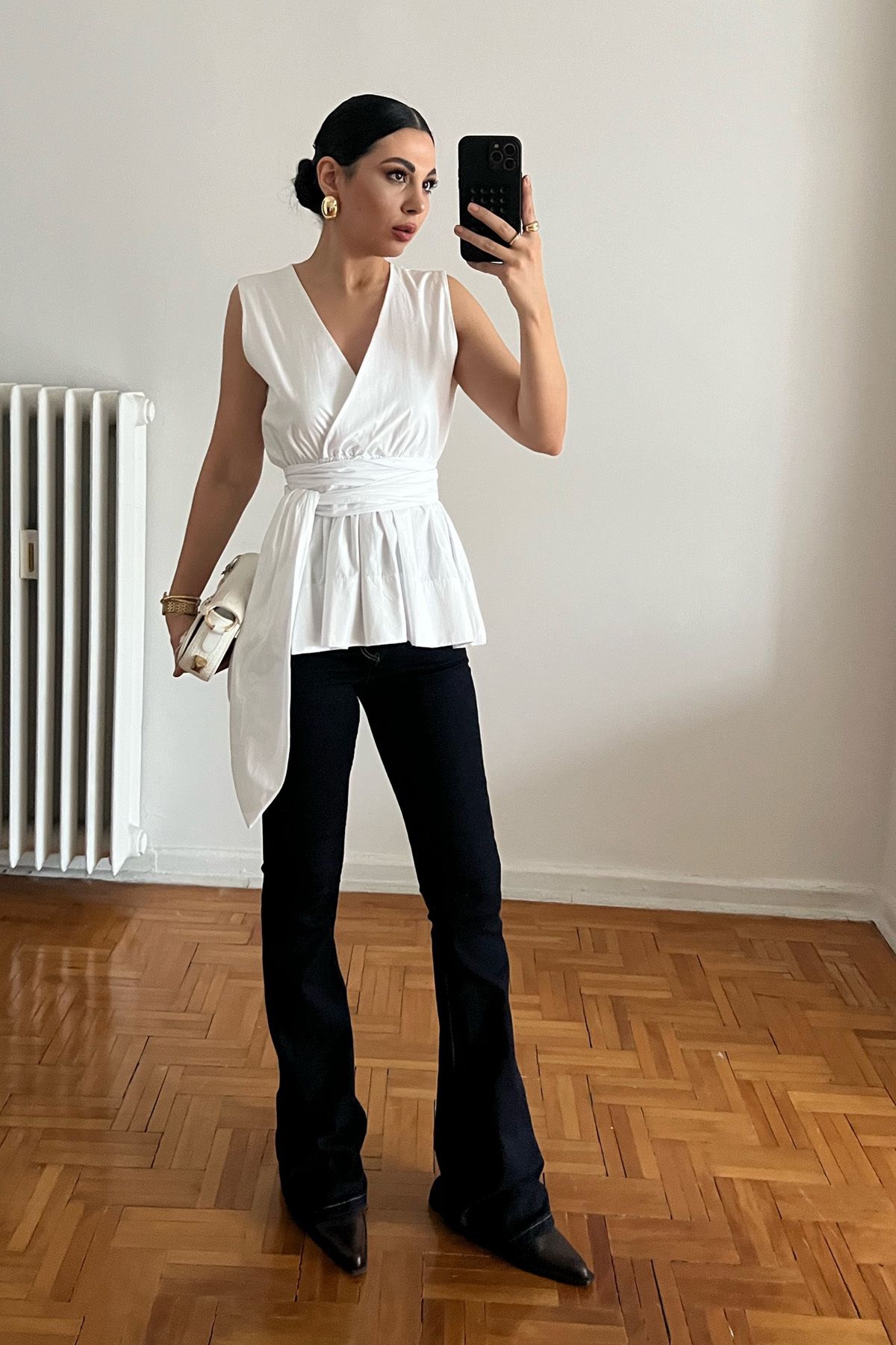 Seda Yalçın Atelier-Bluză albă de marcă cu mâneci zero din popelin cu detaliu de șireturi 5