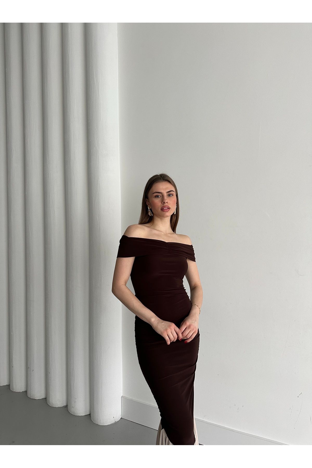 Laluvia-Rochie maro cu volane cu gât barcă - 4798 5