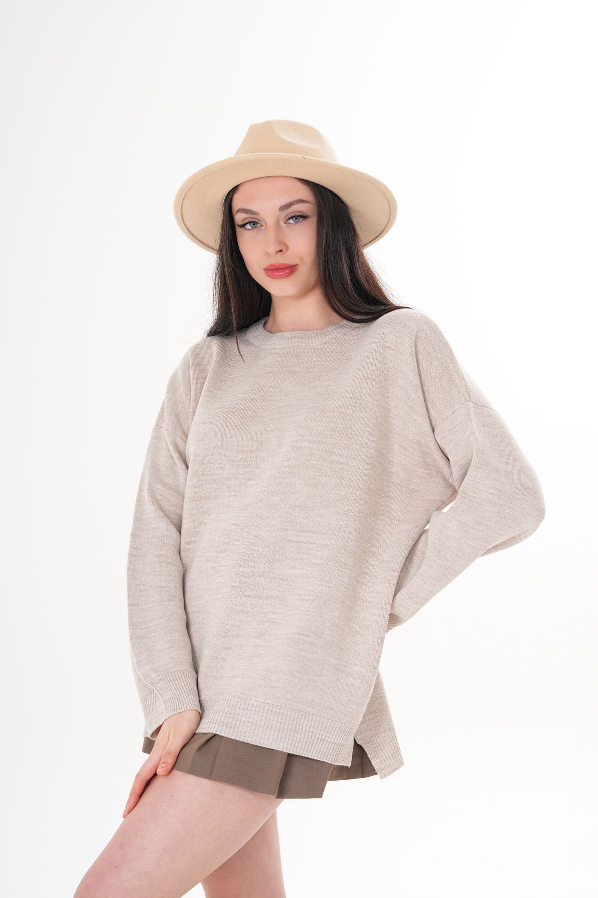 GND-Crew Neck Slit Detailed Ayla Model Sweater 1