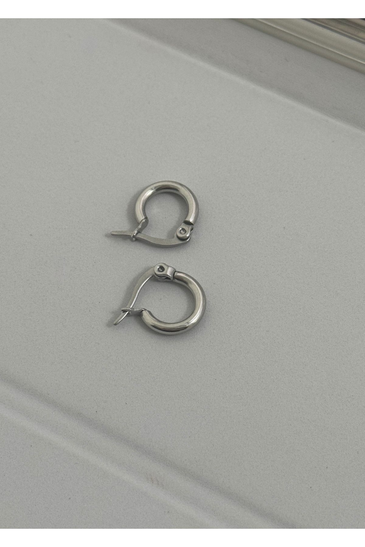 KİLİGİSTANBUL-Minimal Steel Ring Earring 1